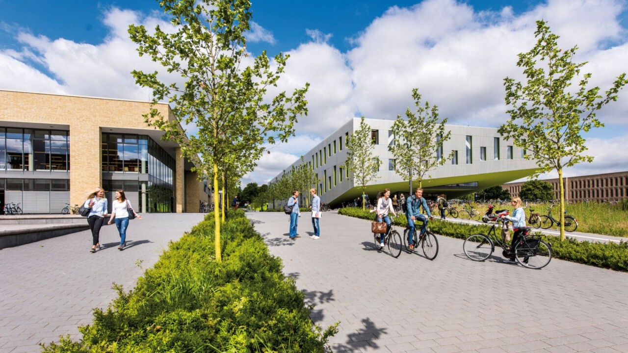 Hochschule Osnabrück, Campus Westerberg mit Mensa und Bibliothek.