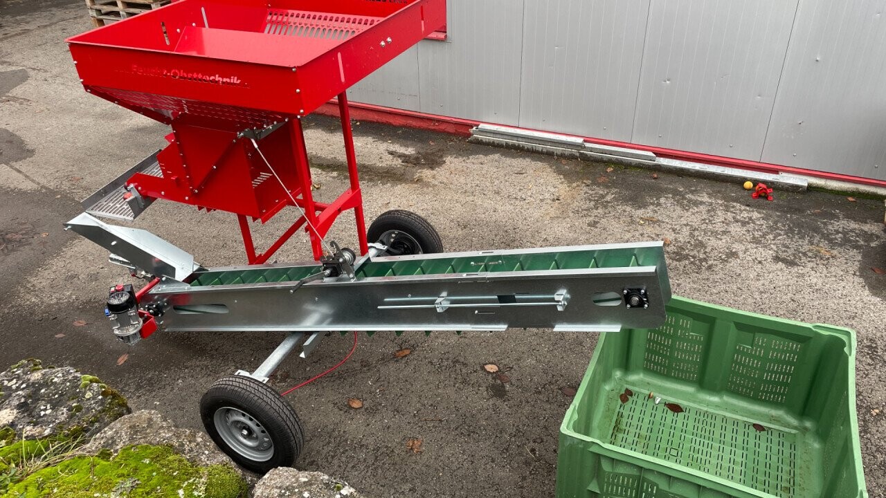 fruit sorting trolley